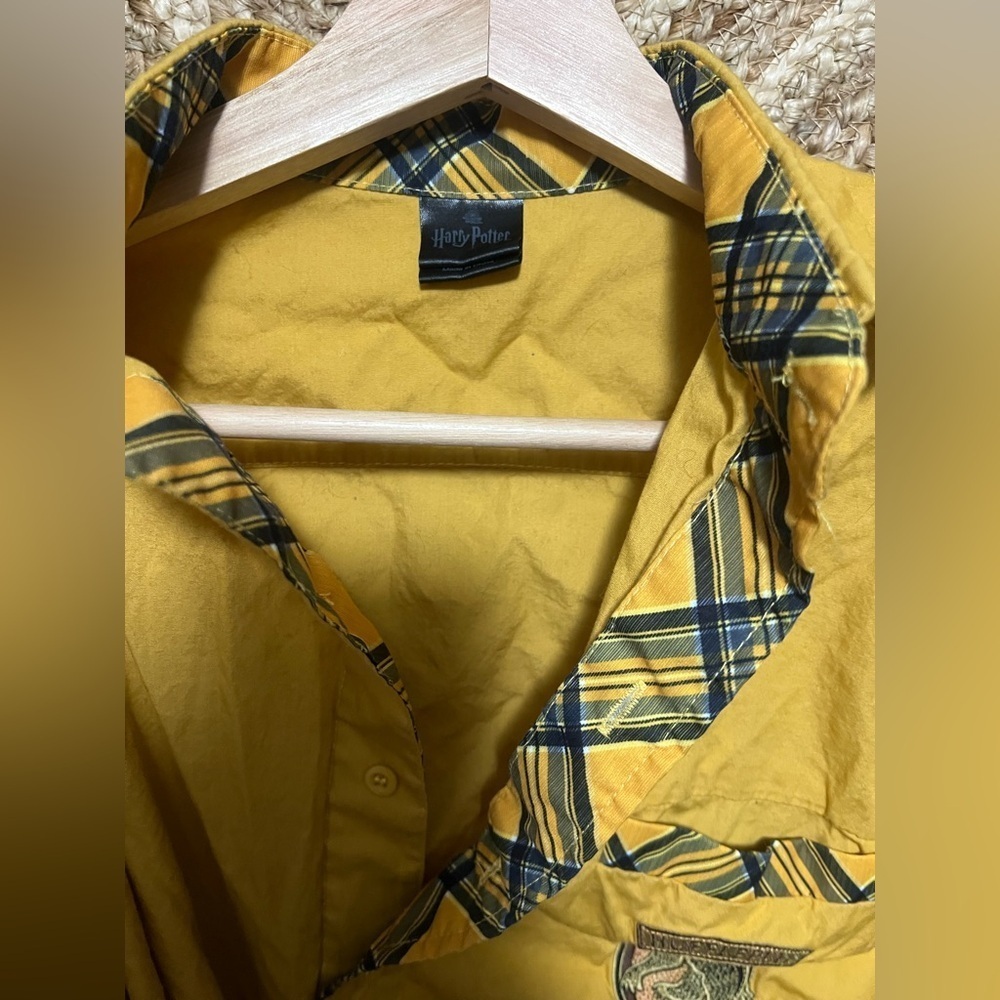 Harry Potter Women's Hufflepuff Yellow Plaid Button Up Long Sleeve Shirt,Size S - Picture 4 of 10